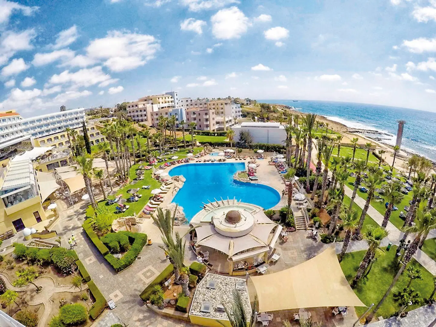 St. George Beach Hotel & Spa Resort OUTDOOR_POOL