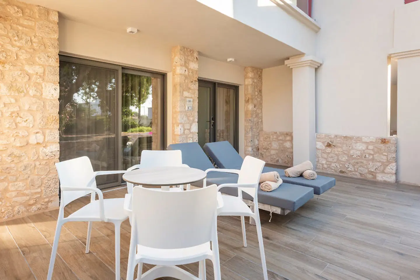 Apollon Terrasse