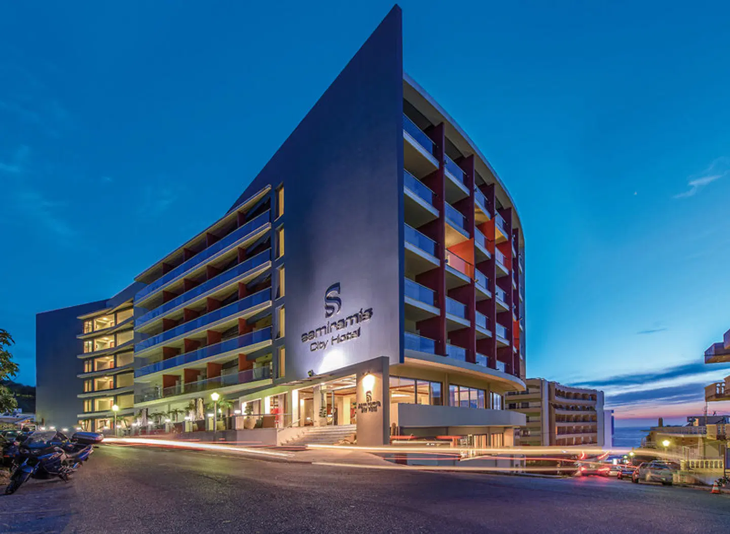 Semiramis EXTERIOR