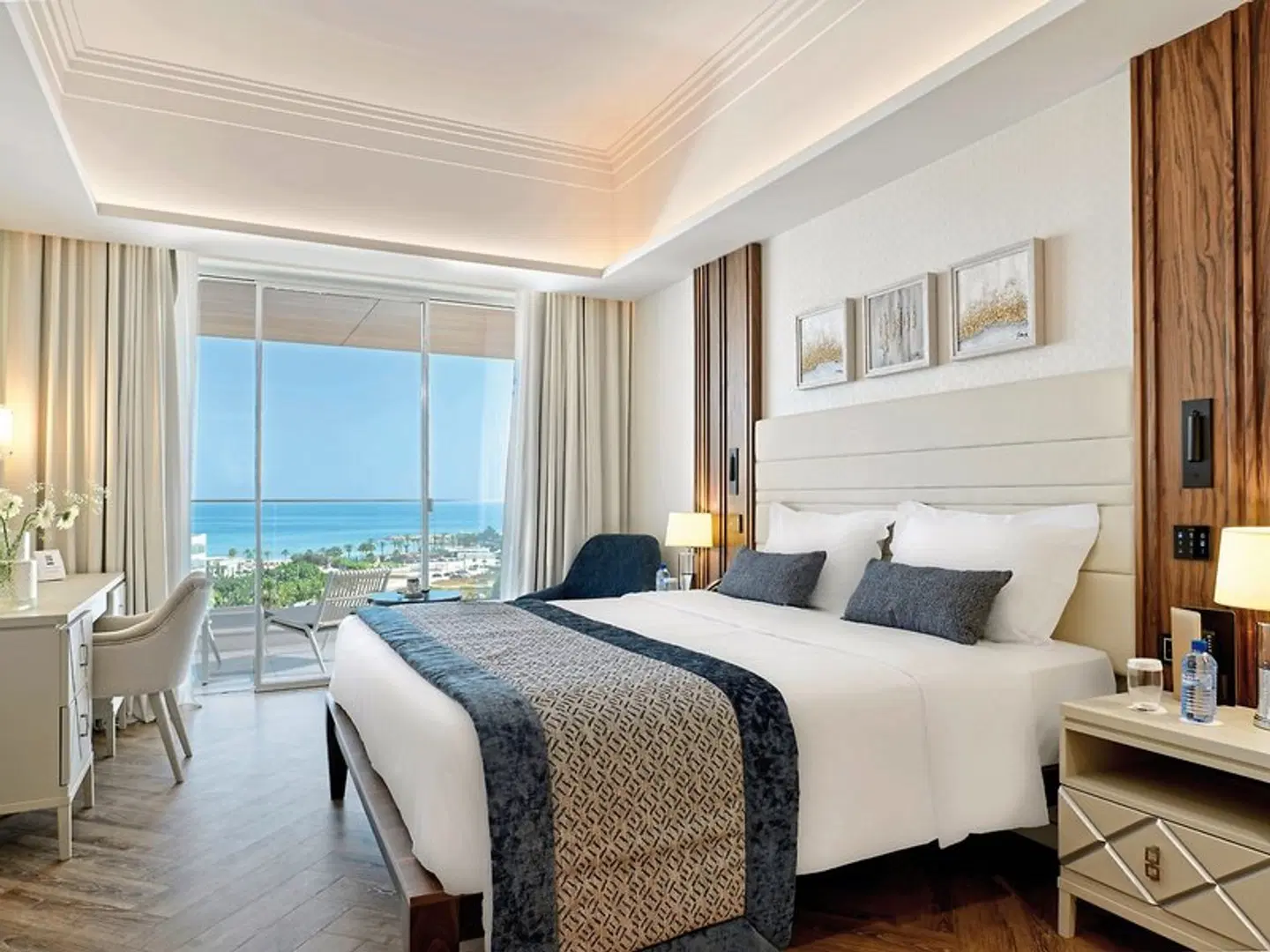 Amanti MadeForTwo Hotels ROOM_EXAMPLE