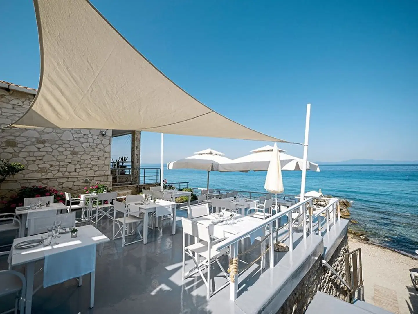 White Suites Resort Terrasse