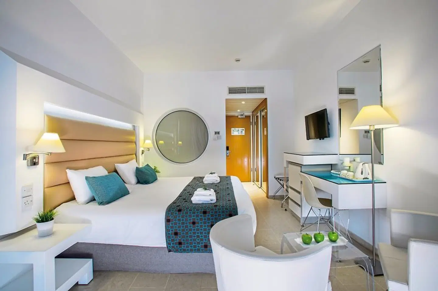 Leonardo Cypria Bay ROOM_EXAMPLE