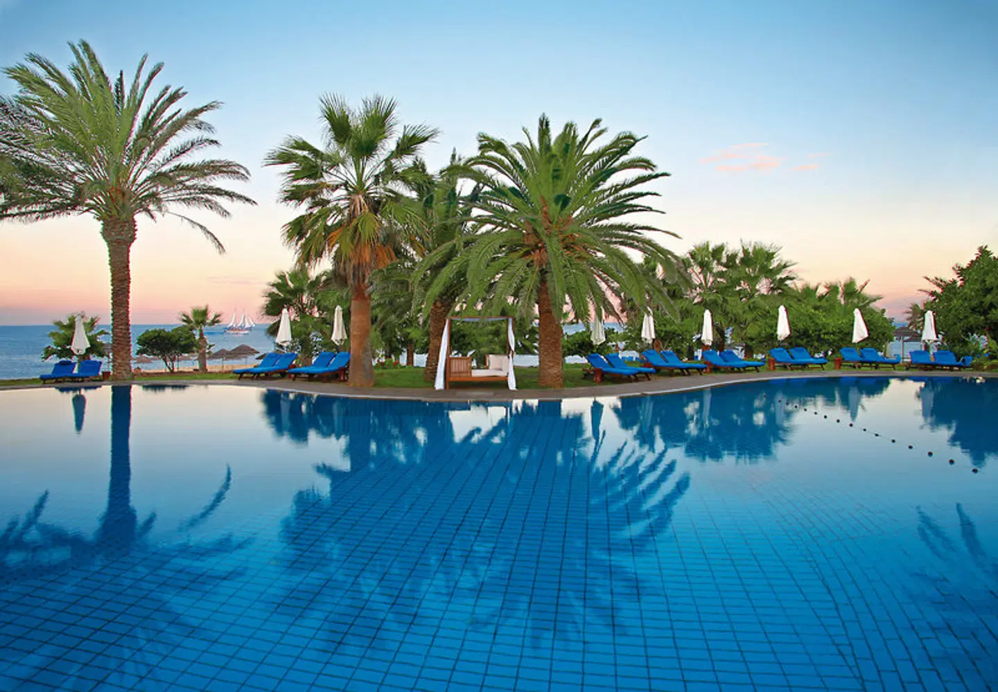 Azia Resort & Spa OUTDOOR_POOL