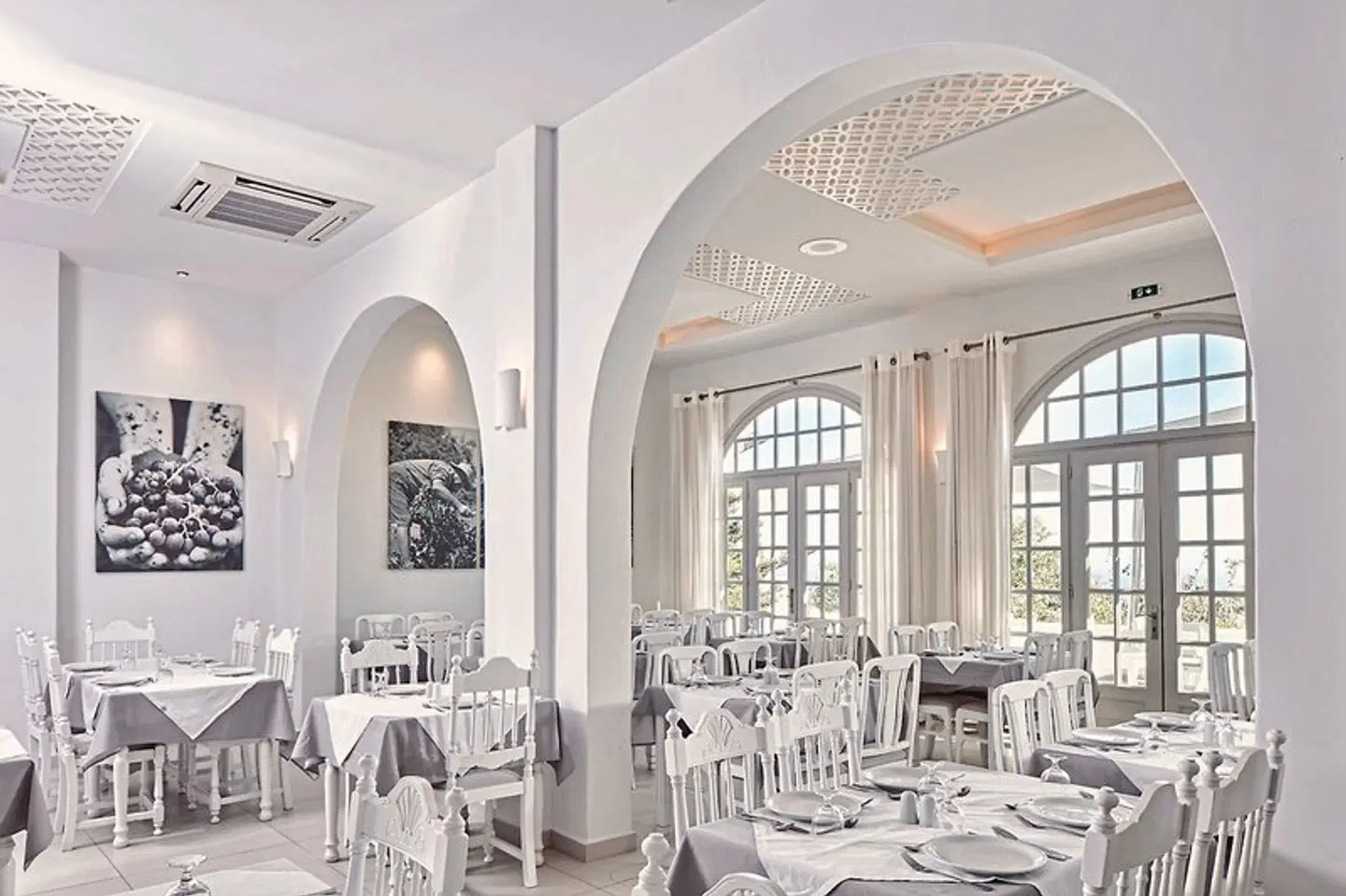 Santorini Palace Restaurant