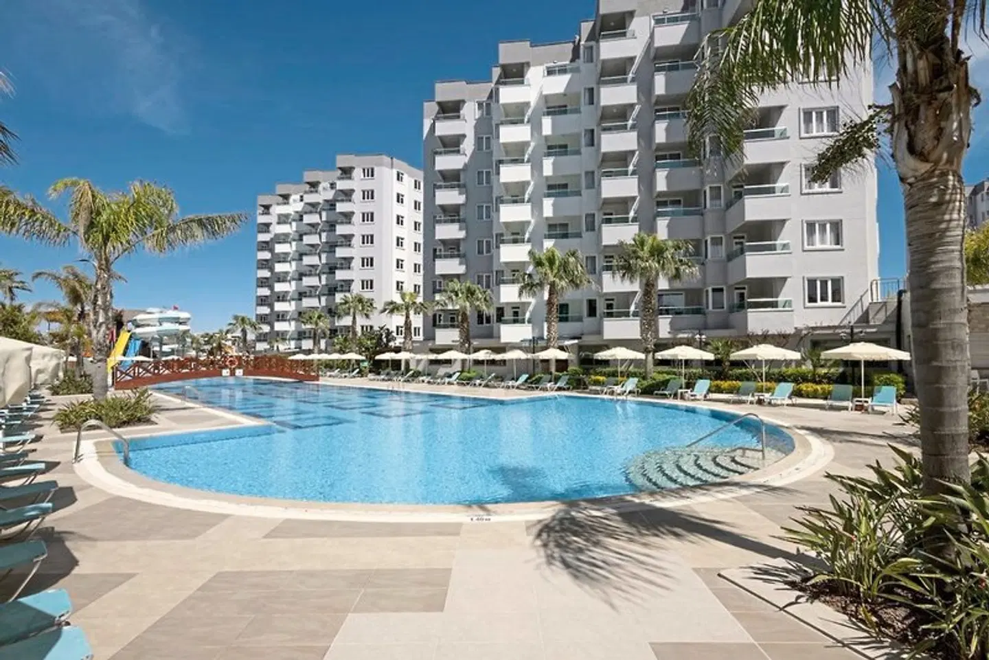 Wyndham Garden Lara OUTDOOR_POOL