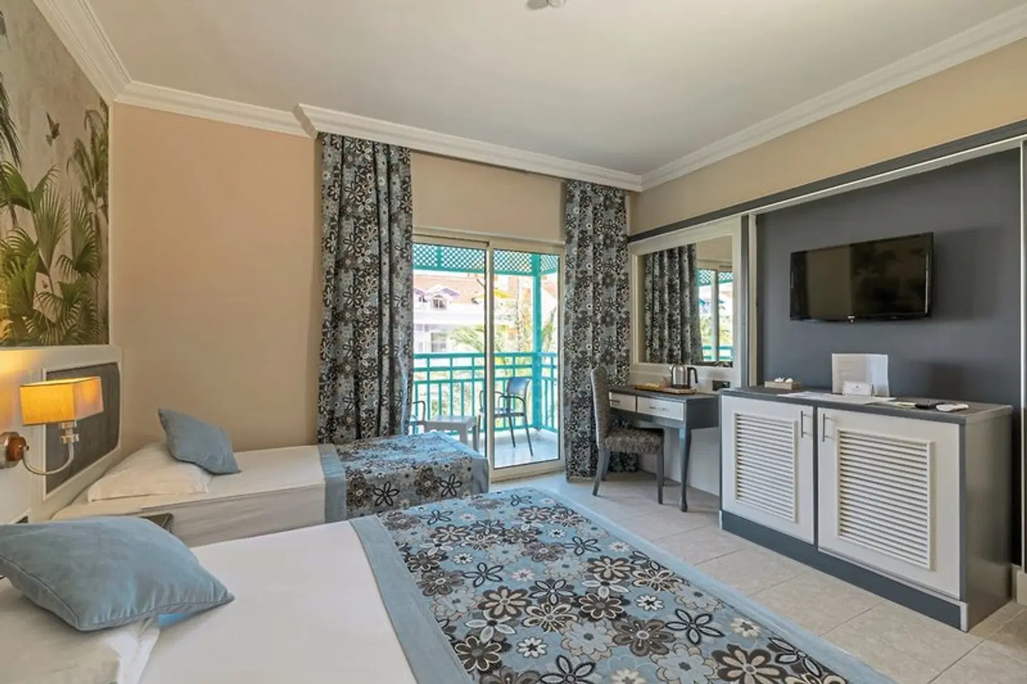 Crystal Paraiso Aqua Collection ROOM_EXAMPLE