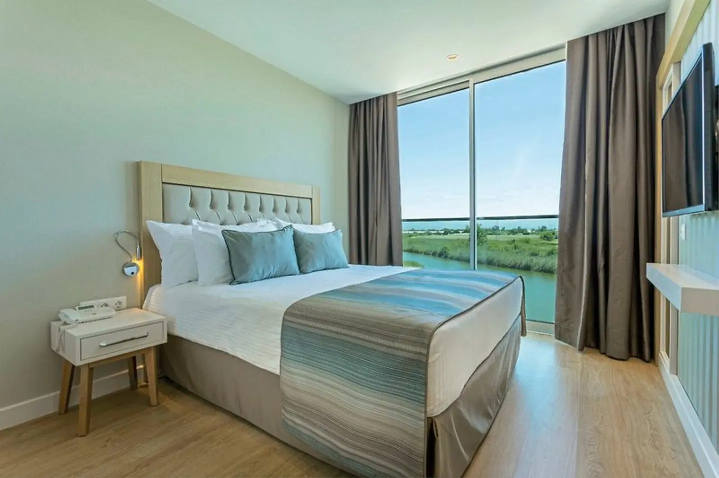 Aska River Side ROOM_EXAMPLE
