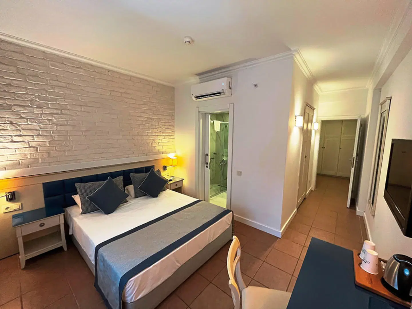 Champion Holiday Village ROOM_EXAMPLE