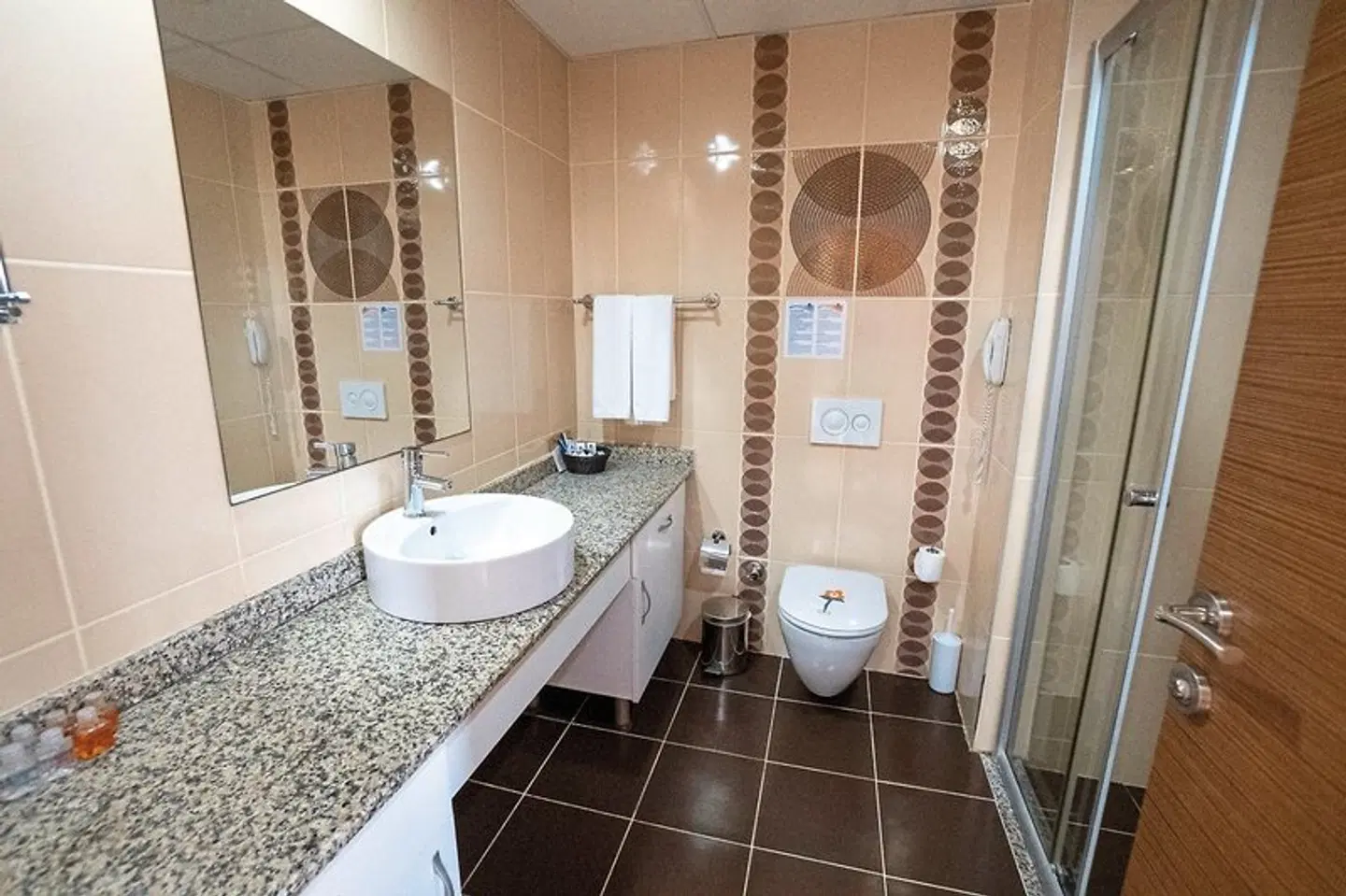 Cenger Beach Resort Badezimmer