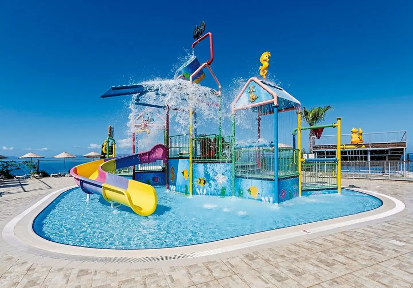 Sealight Resort Hotel Kusadasi OUTDOOR_POOL
