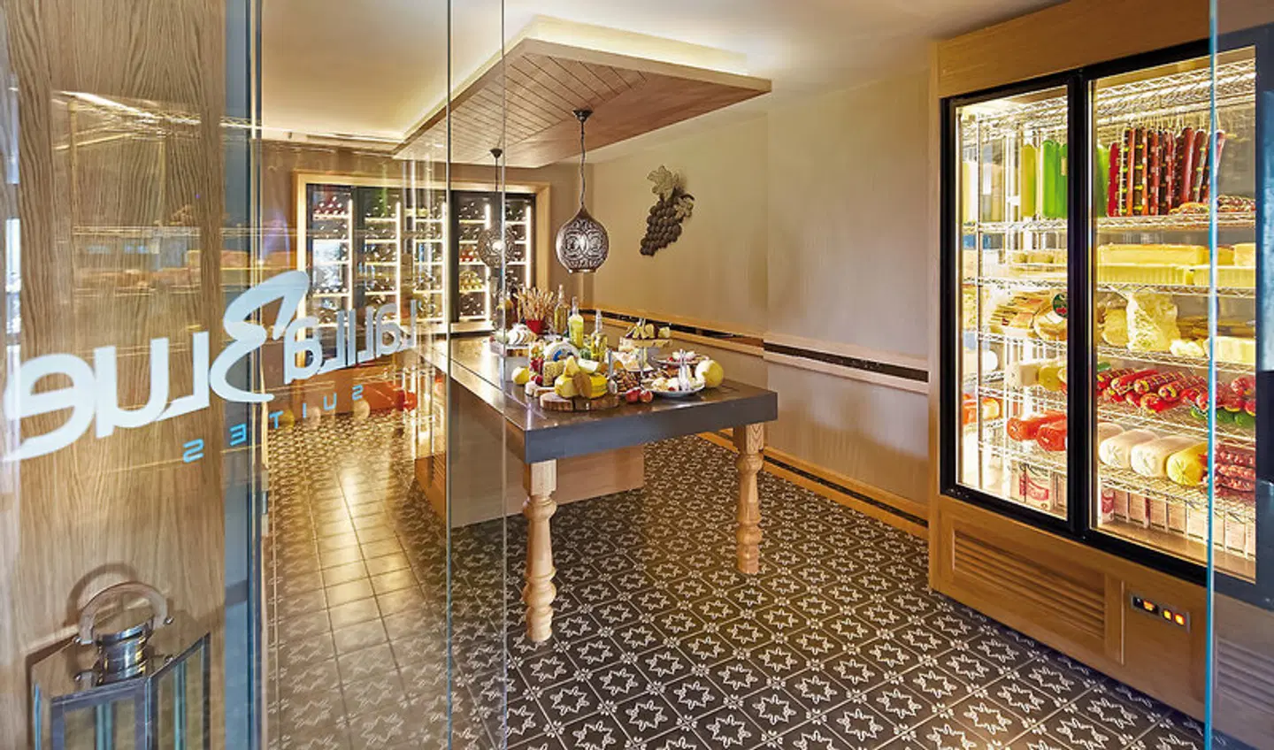 Lalila Blue Suites ROOM_EXAMPLE