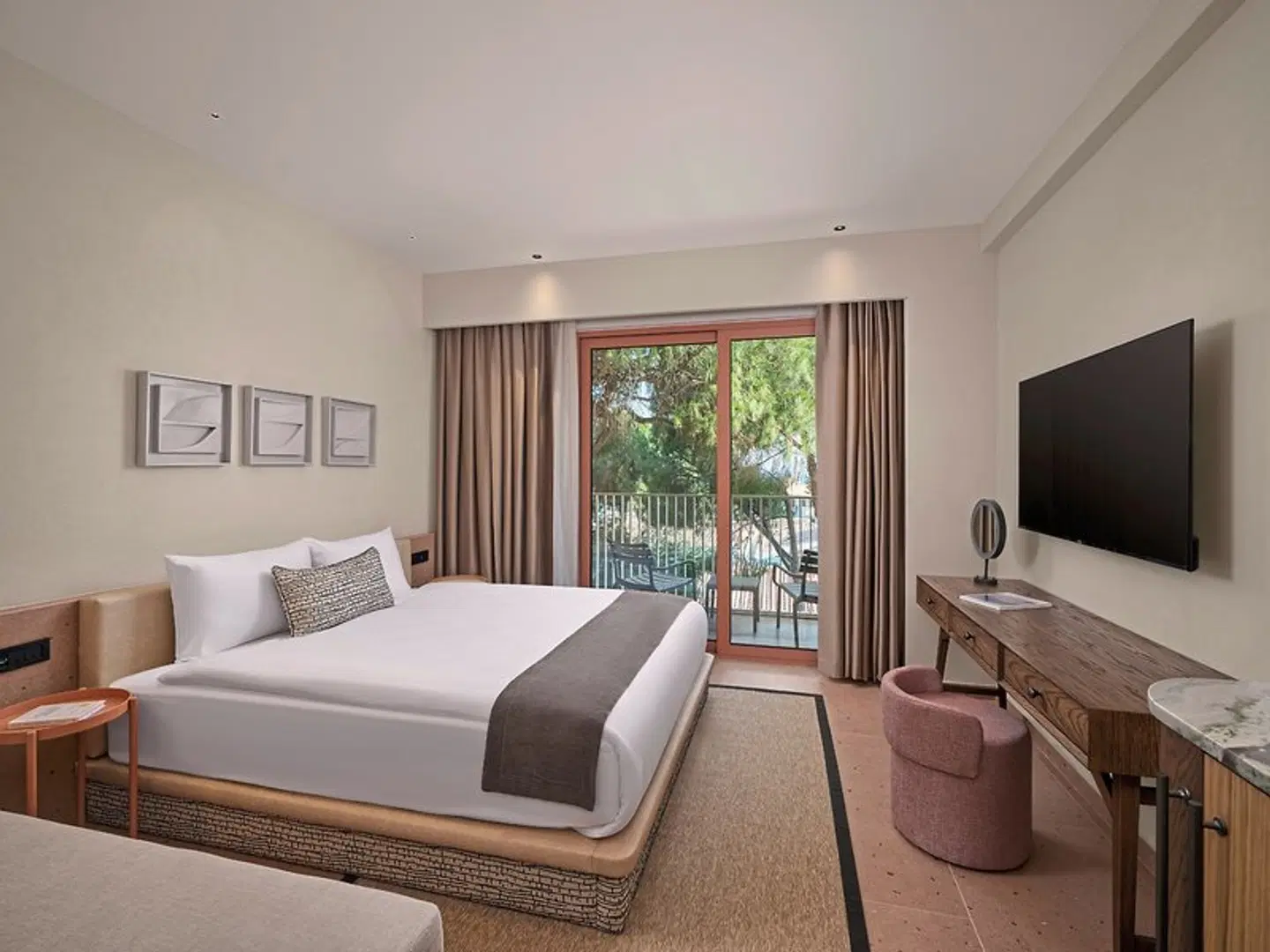 Paloma Grida ROOM_EXAMPLE