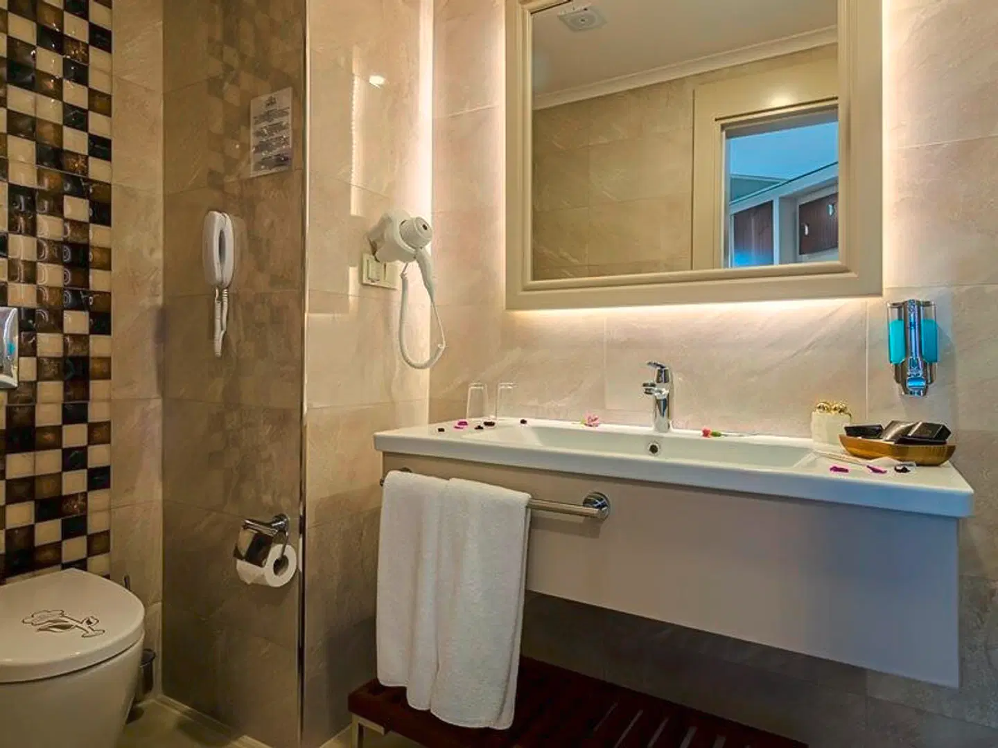 The Lumos Deluxe Resort Hotel & Spa Badezimmer