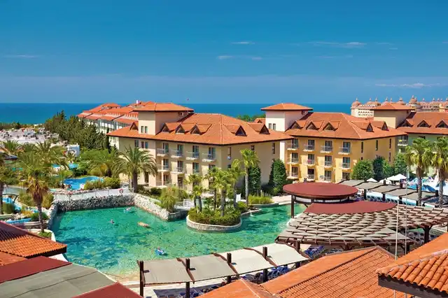 Club Grand Aqua Aussenansicht