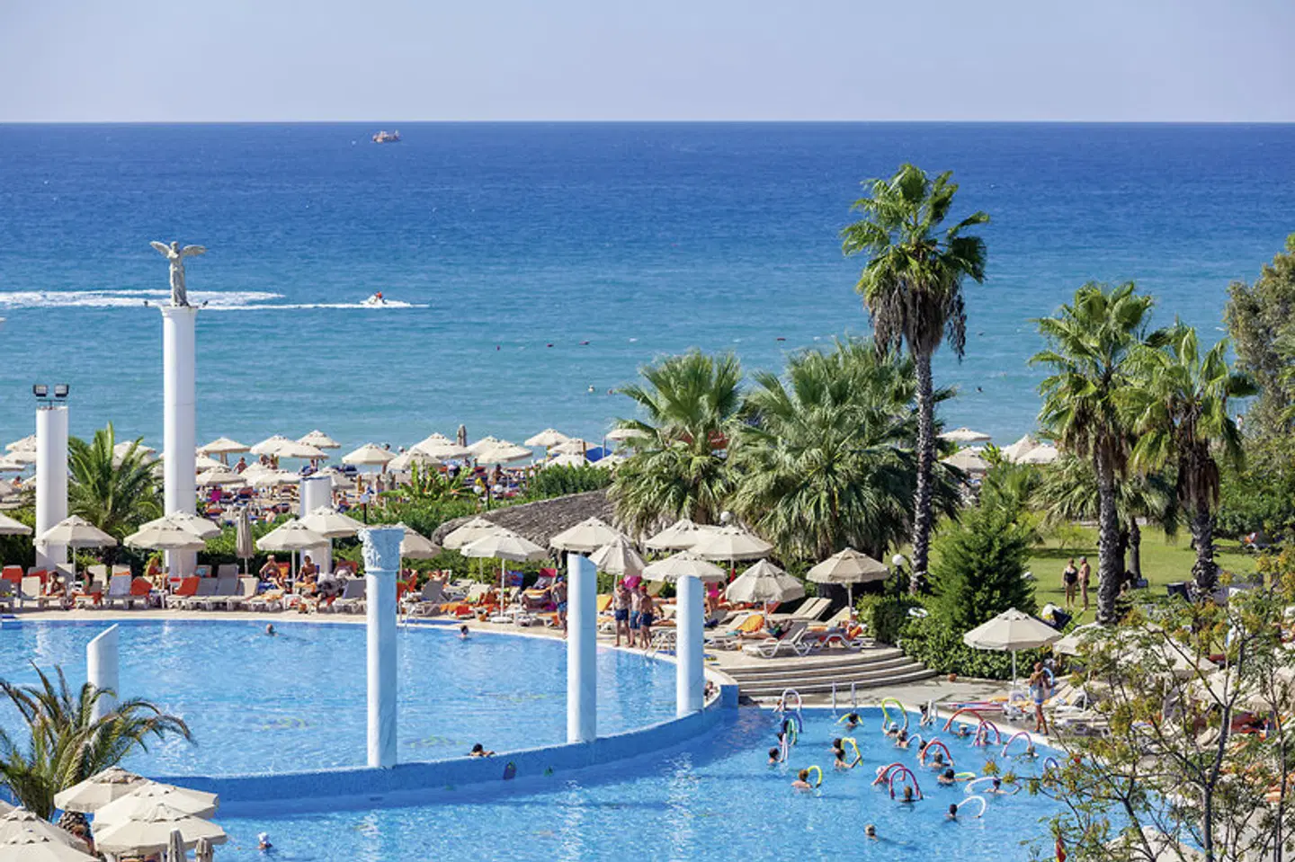 Starlight Resort Hotel OUTDOOR_POOL