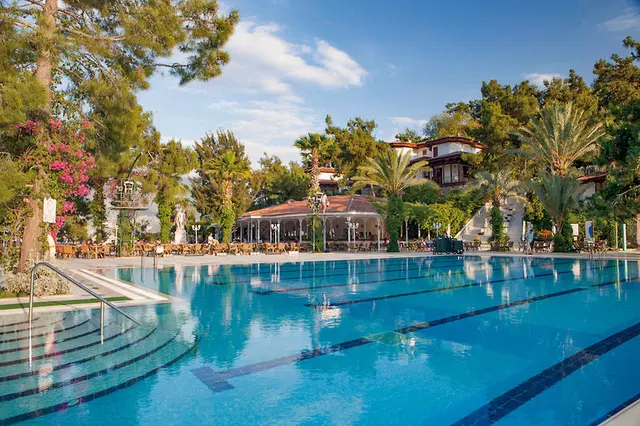 Club & Hotel Letoonia OUTDOOR_POOL