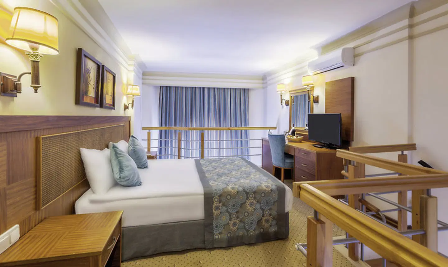 Villa Side ROOM_EXAMPLE