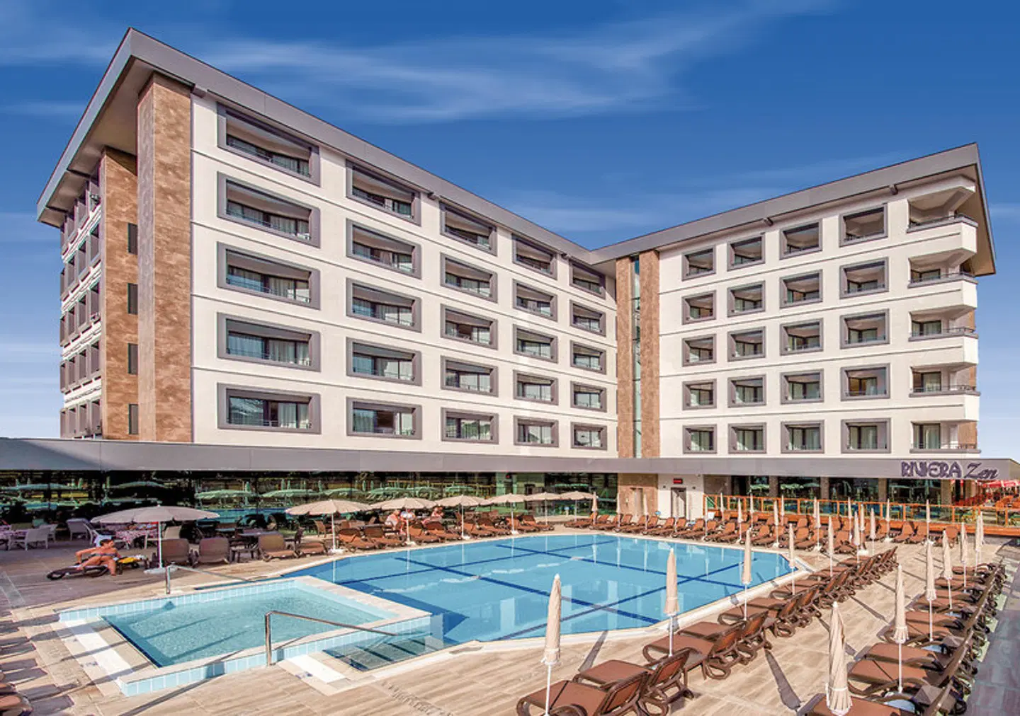 Riviera Zen Hotel OUTDOOR_POOL