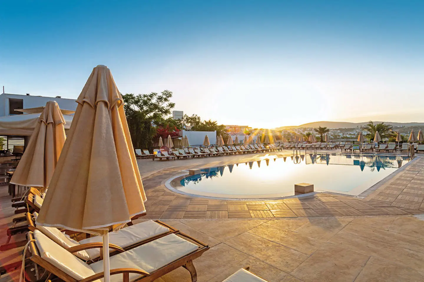 Royal Asarlik Beach OUTDOOR_POOL