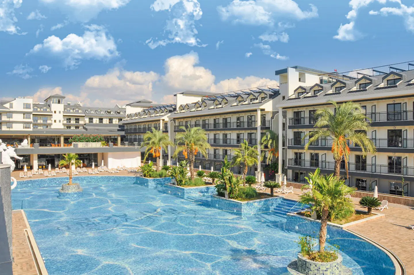 Dream World Palace OUTDOOR_POOL