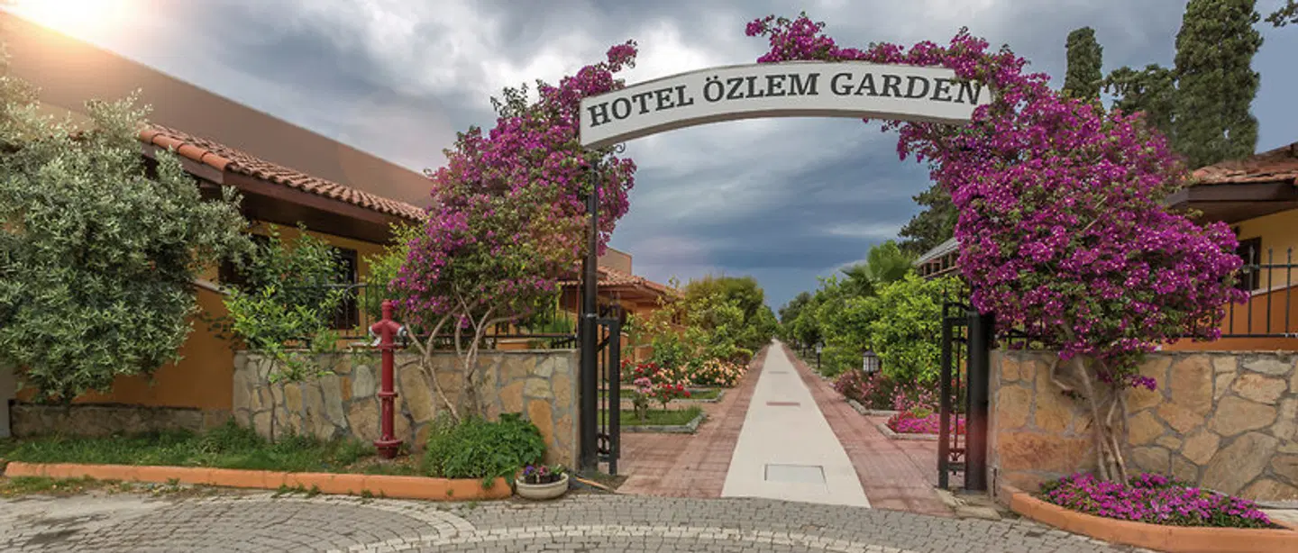 Özlem Garden EXTERIOR