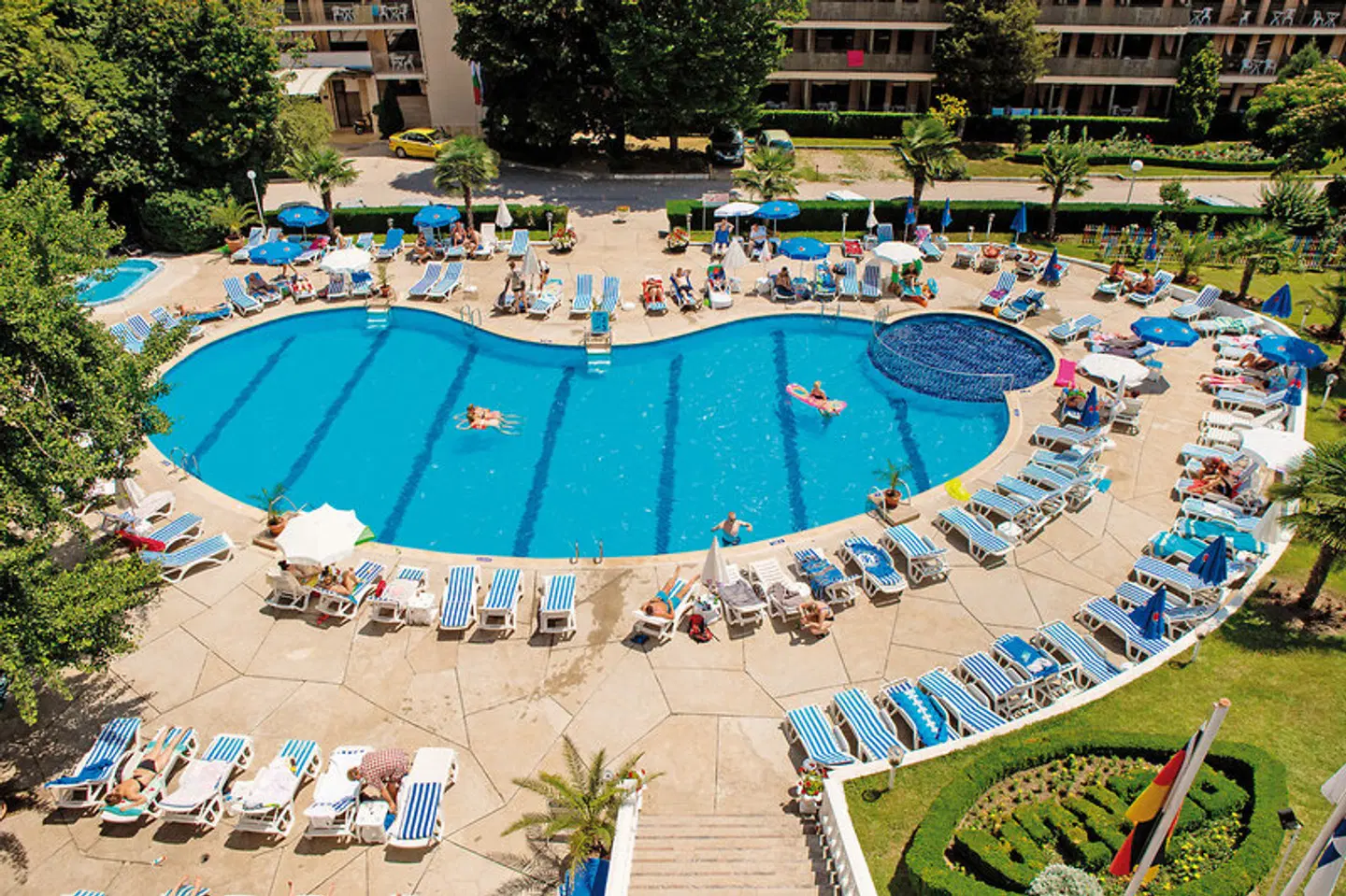 Perla OUTDOOR_POOL