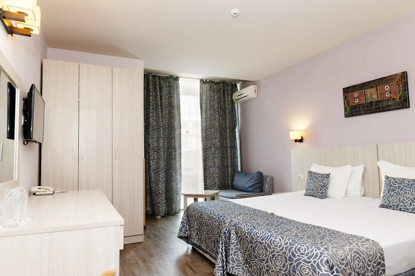 Slavey ROOM_EXAMPLE
