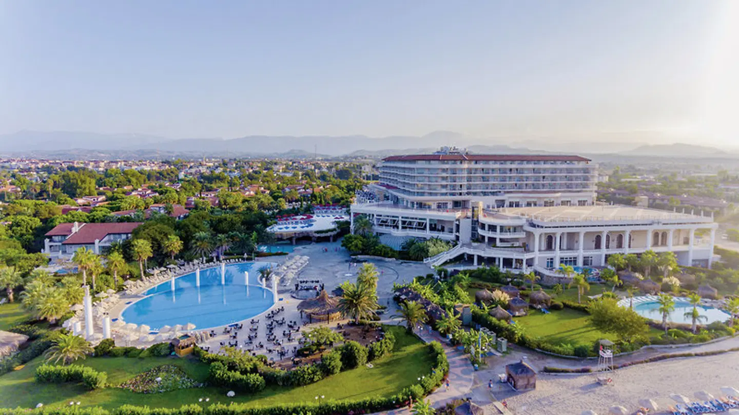 Starlight Resort Hotel EXTERIOR