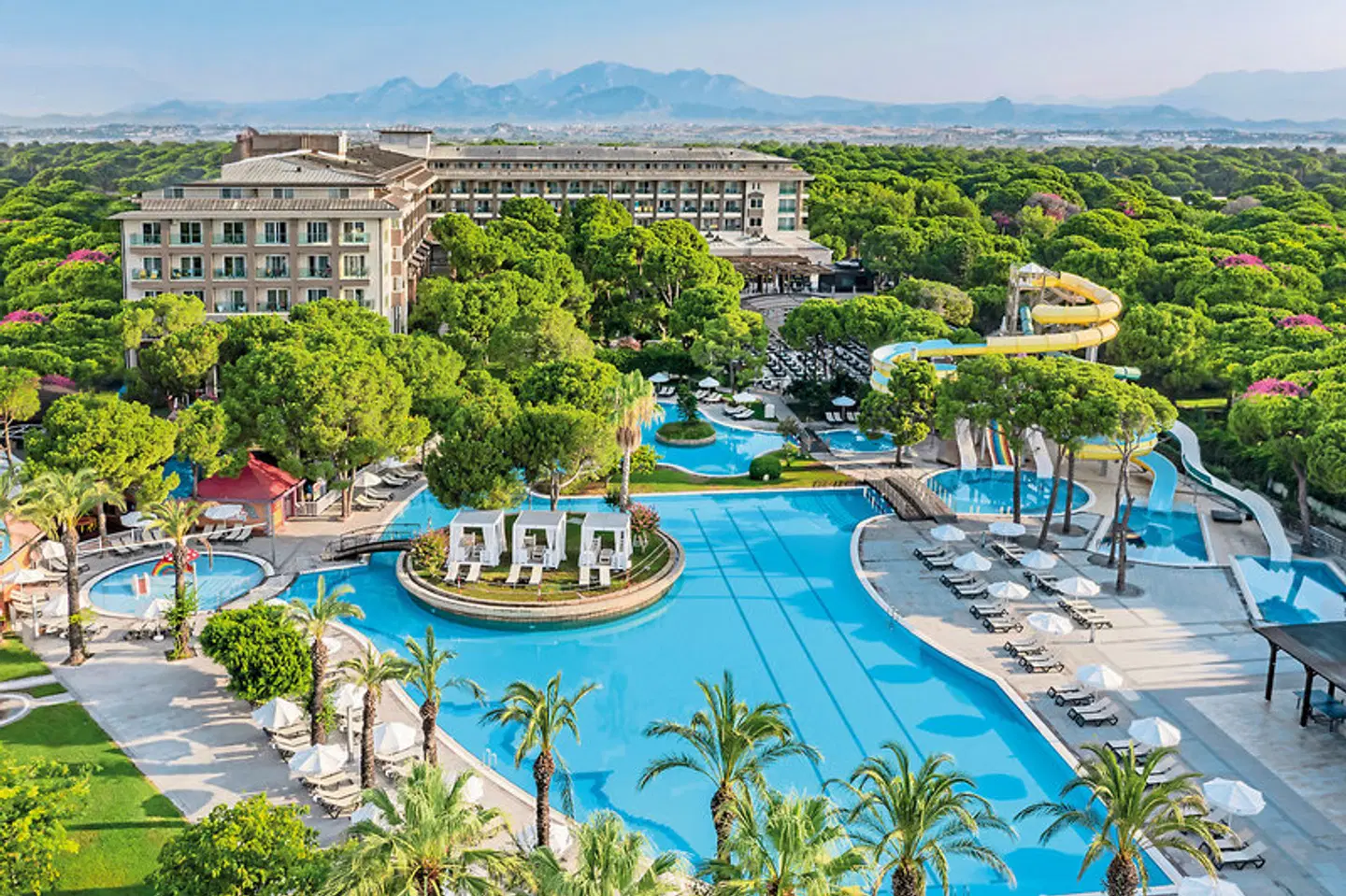 Papillon Ayscha OUTDOOR_POOL