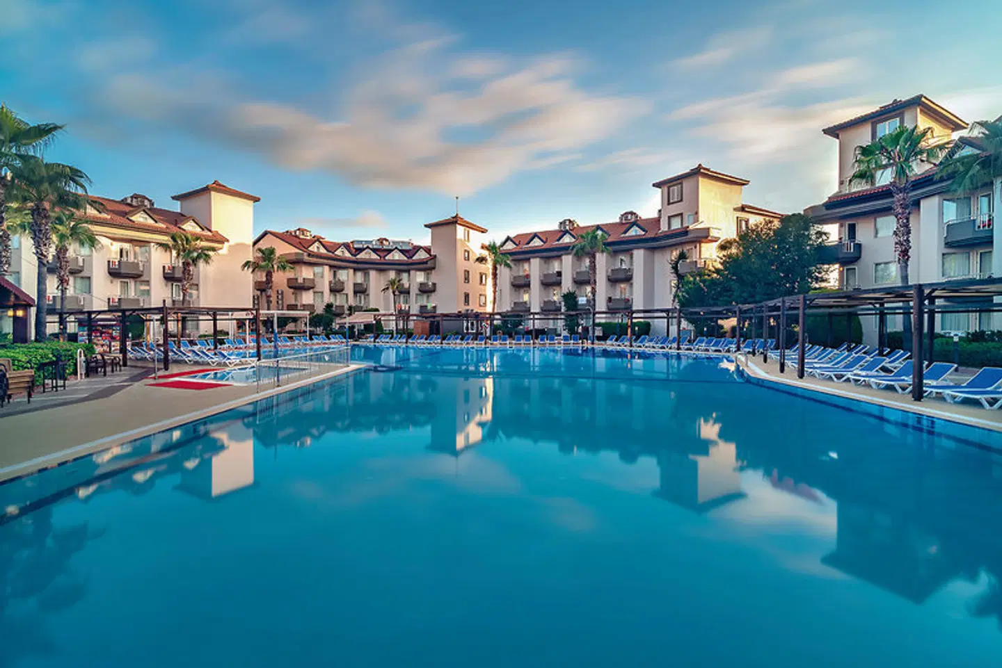 Orfeus Park OUTDOOR_POOL