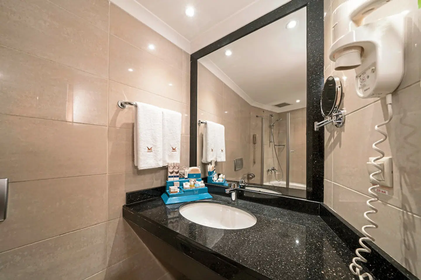 Liberty Hotels Lara Badezimmer