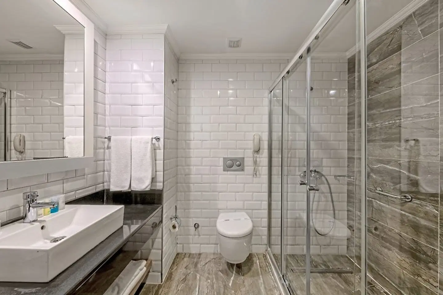 LRS Port River Hotel & Spa Badezimmer