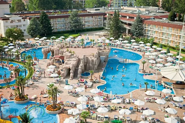 DIT Evrika Beach Club Hotel OUTDOOR_POOL