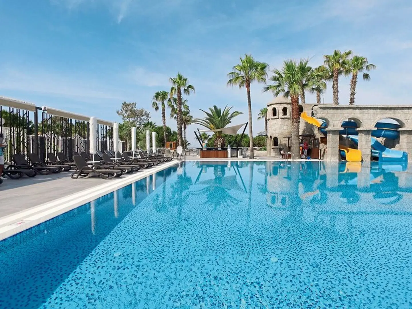 Thalia Unique OUTDOOR_POOL