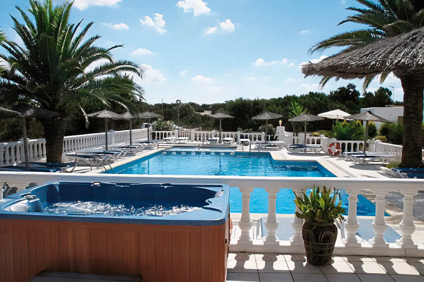 Lago Playa Resort OUTDOOR_POOL