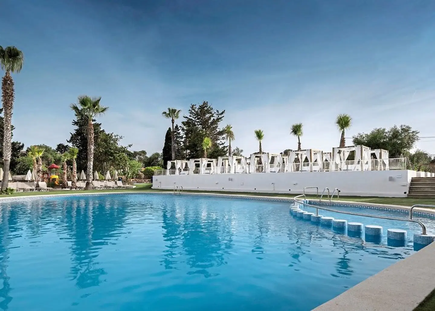 Ankaa OUTDOOR_POOL