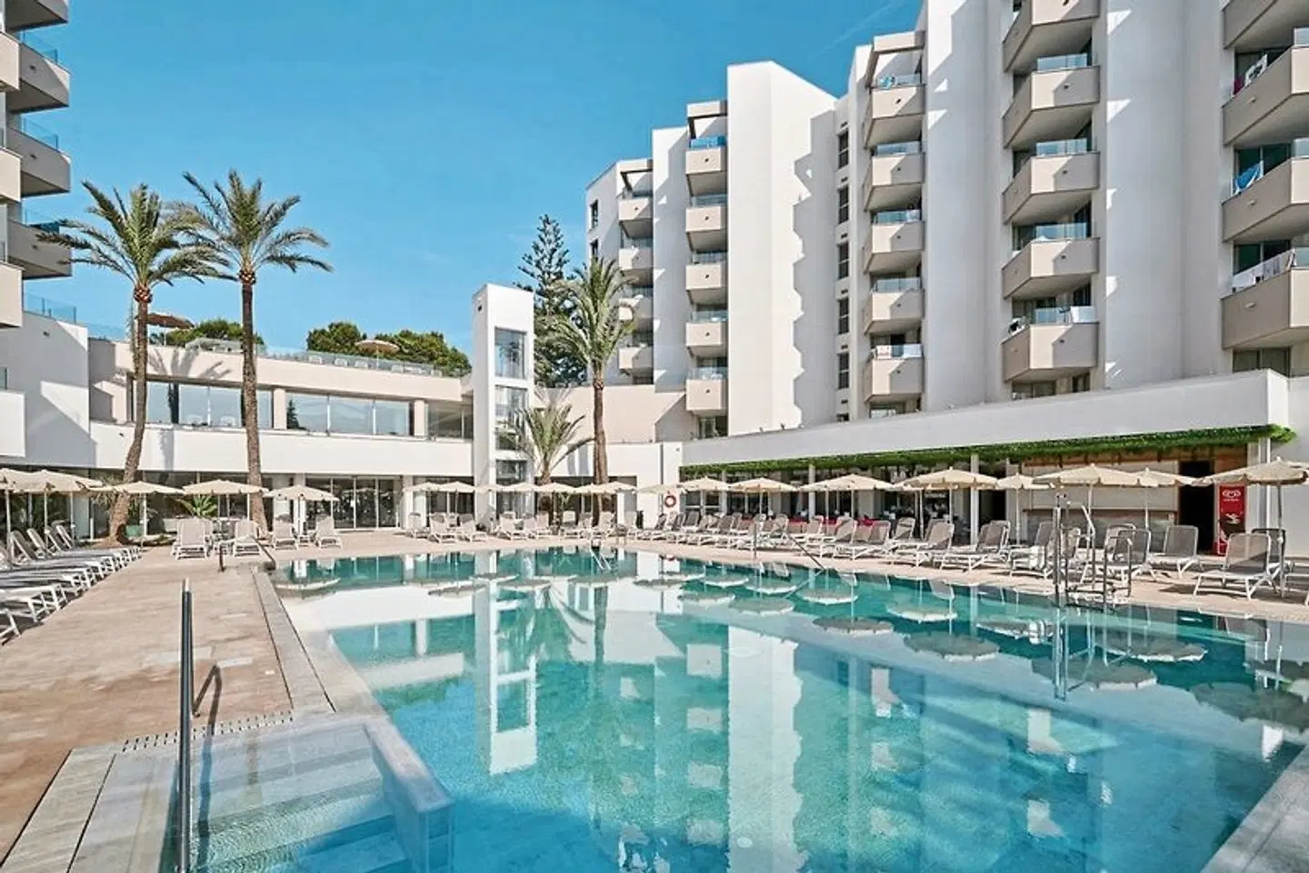 Hipotels Bahía Grande OUTDOOR_POOL