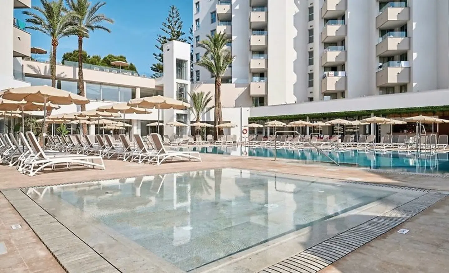 Hipotels Bahía Grande OUTDOOR_POOL