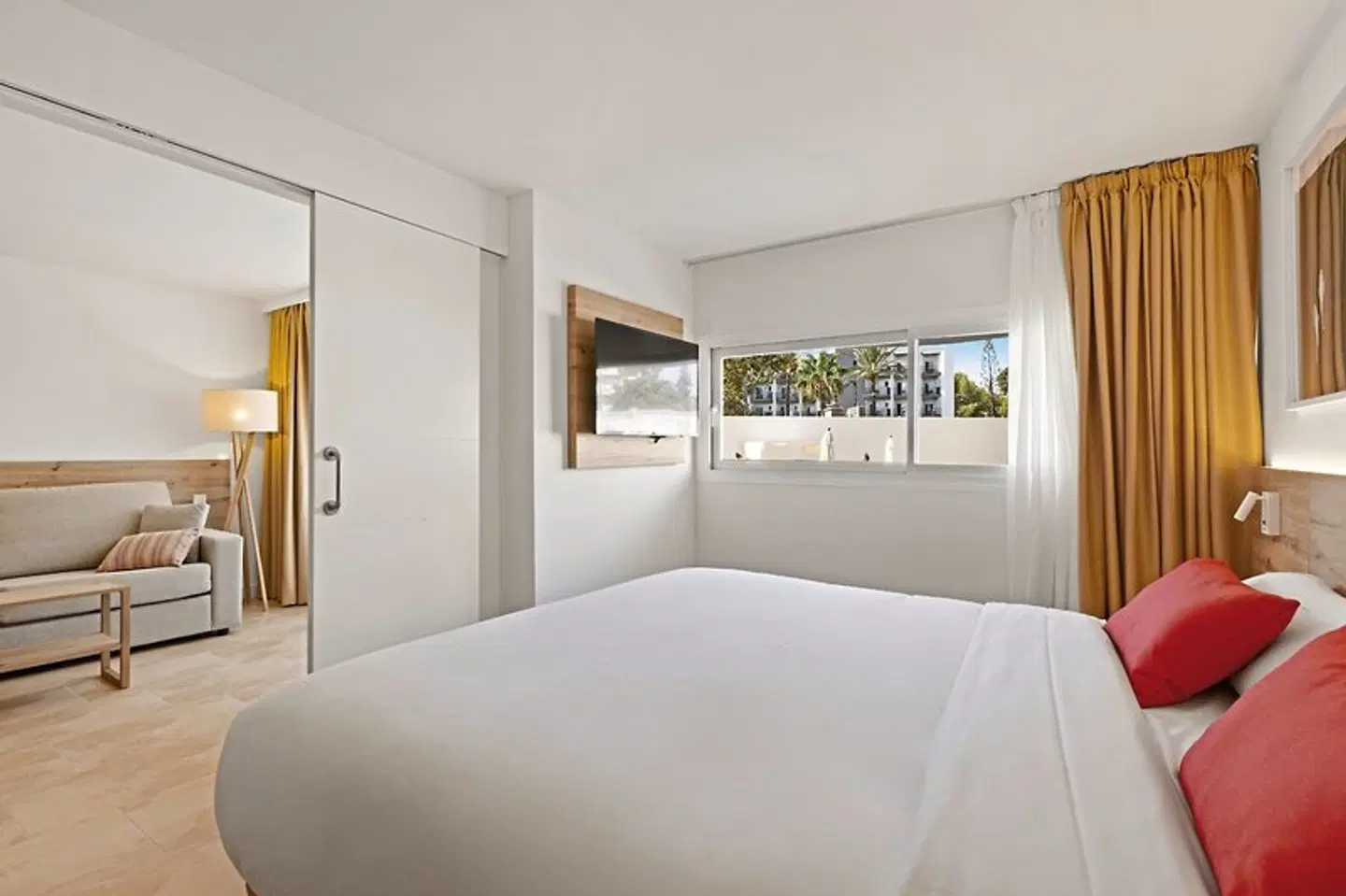 Palmanova Beach by THR ROOM_EXAMPLE