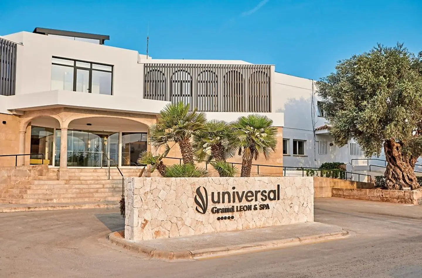 Universal Grand León & Spa EXTERIOR