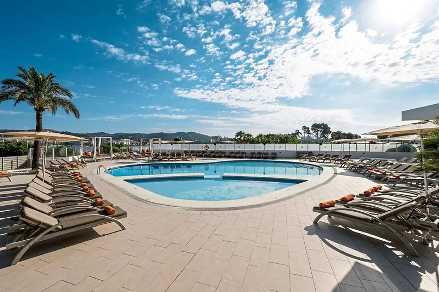 THB Ocean Beach OUTDOOR_POOL