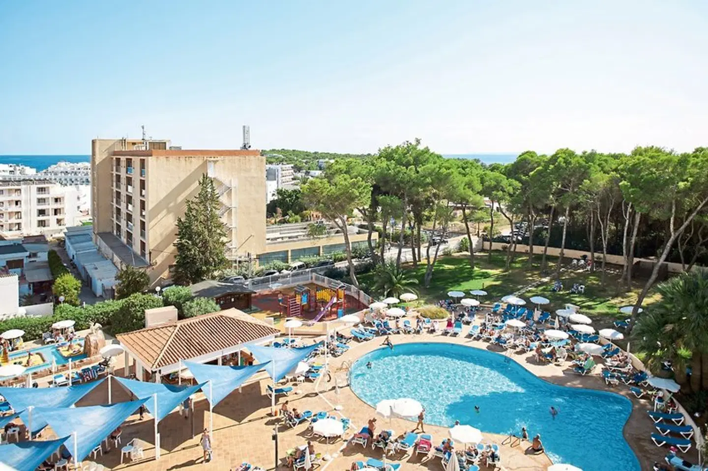 Invisa Ereso OUTDOOR_POOL