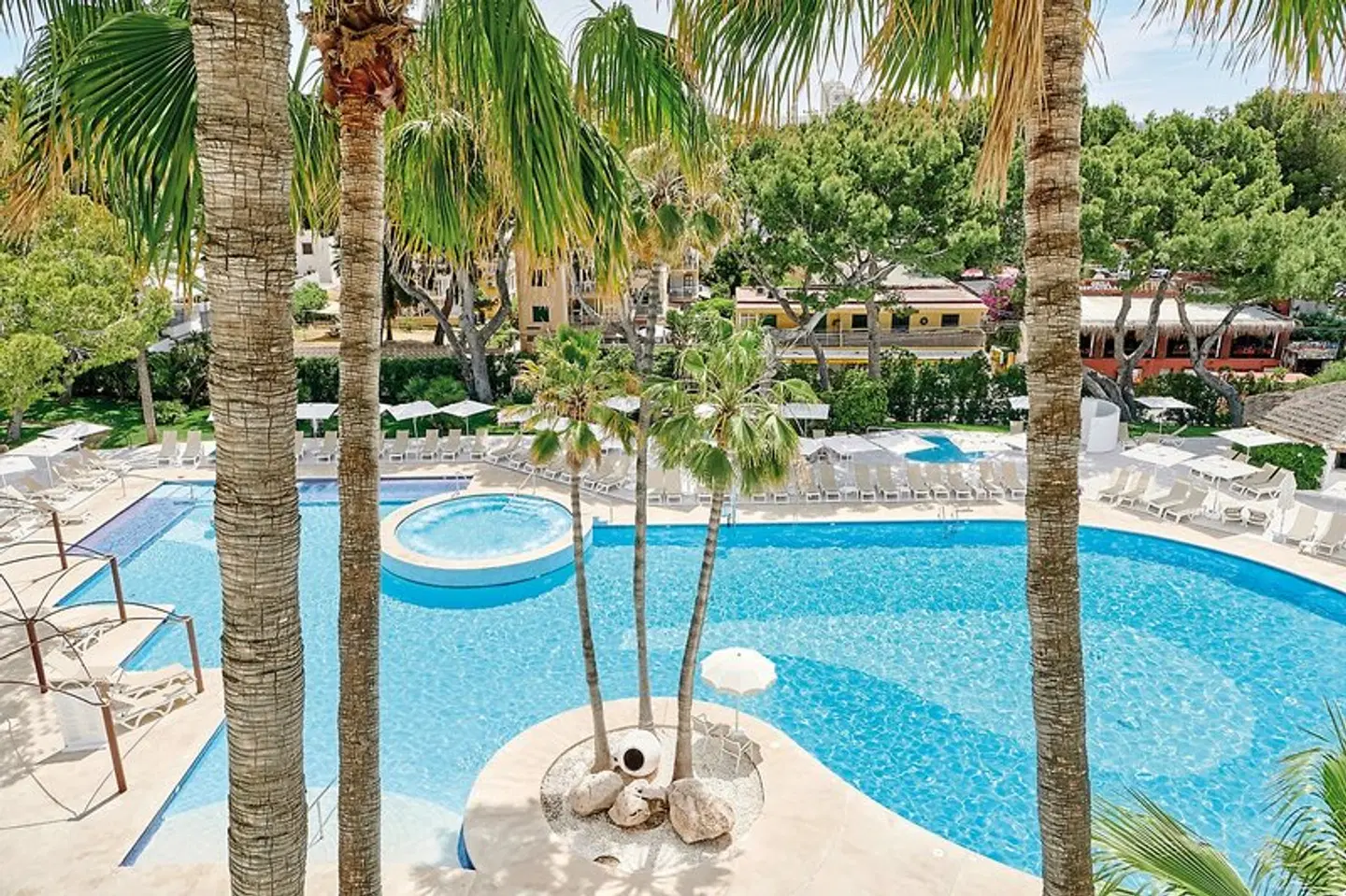 Iberostar Waves Cristina OUTDOOR_POOL