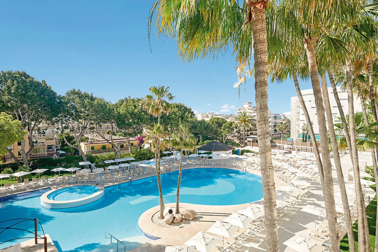 Iberostar Waves Cristina OUTDOOR_POOL