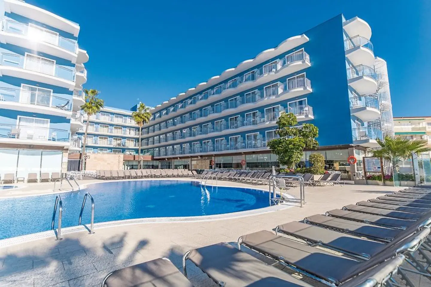 Hotel Augustus OUTDOOR_POOL