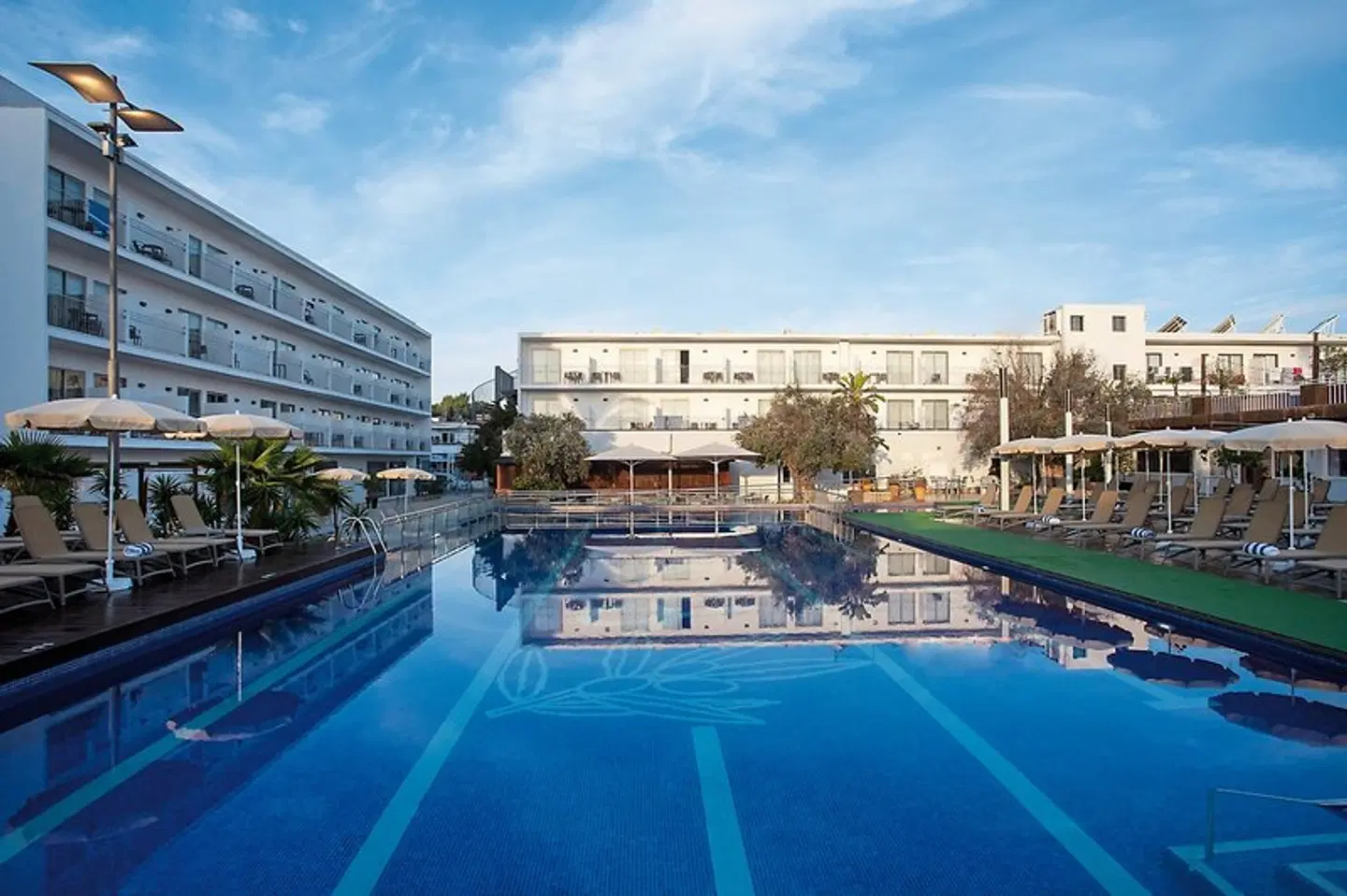Puchet OUTDOOR_POOL