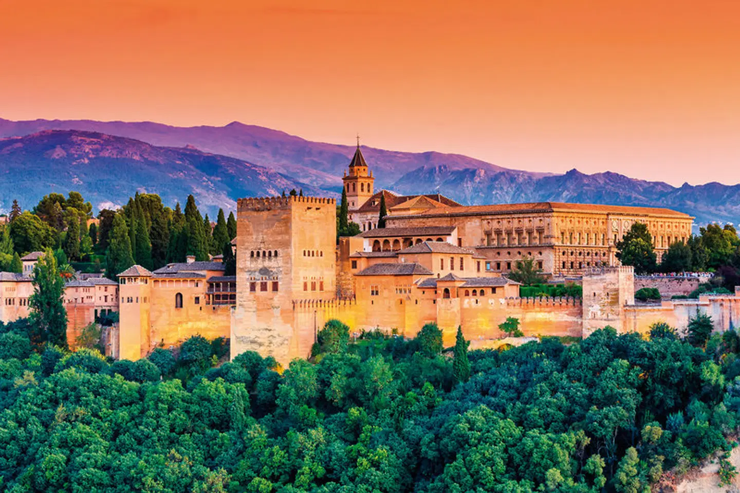 Mit dem Zug durch Andalusien -  Eine Reise durch Spaniens Süden EXTERIOR