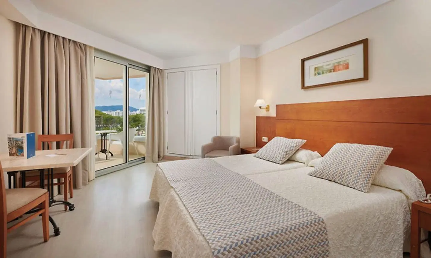Hipotels Bahía Grande ROOM_EXAMPLE