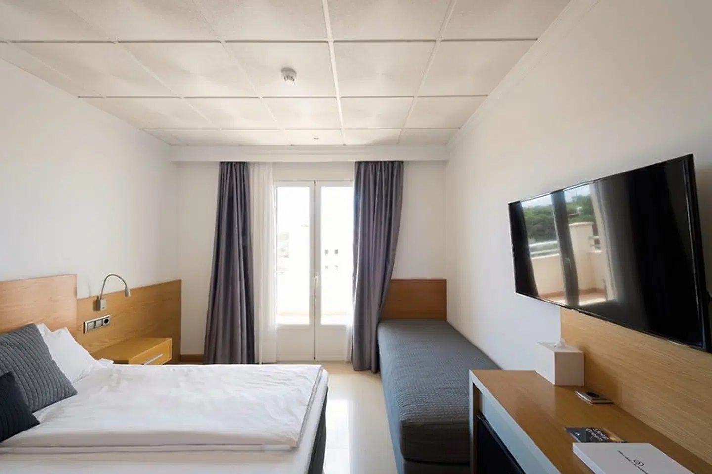 Tahiti ROOM_EXAMPLE