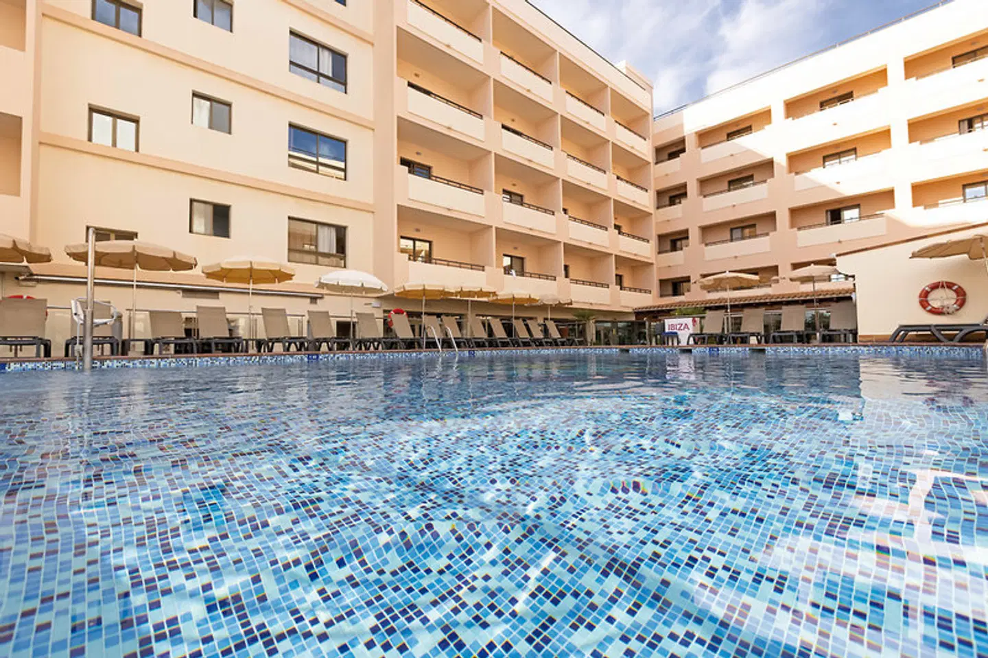 Invisa La Cala OUTDOOR_POOL